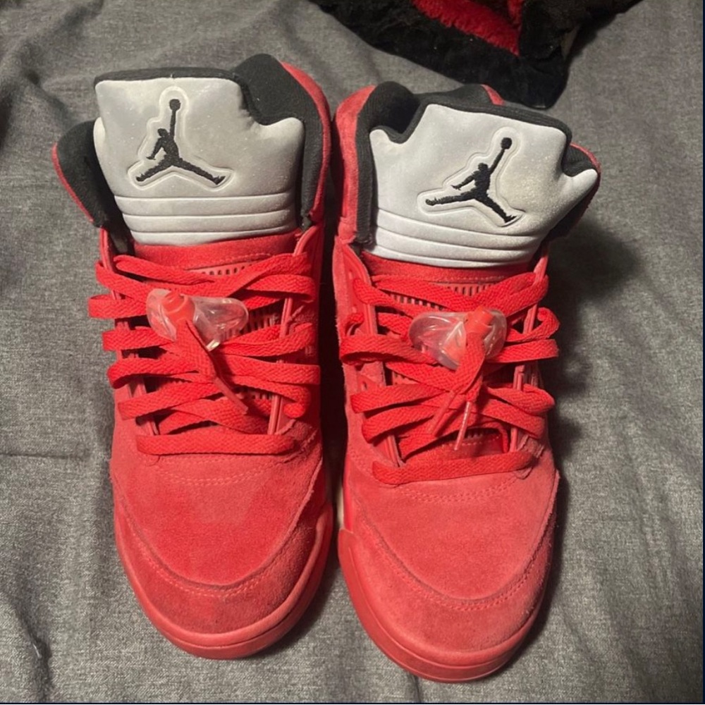 Jordan 5 red suede 8.5